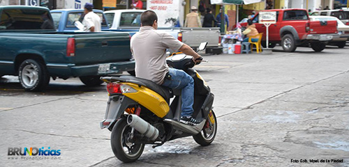 Hasta $2100 de multa a motociclistas sin casco