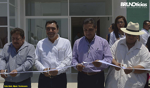 Silvano inaugura obras y entrega apoyos en Yurécuaro