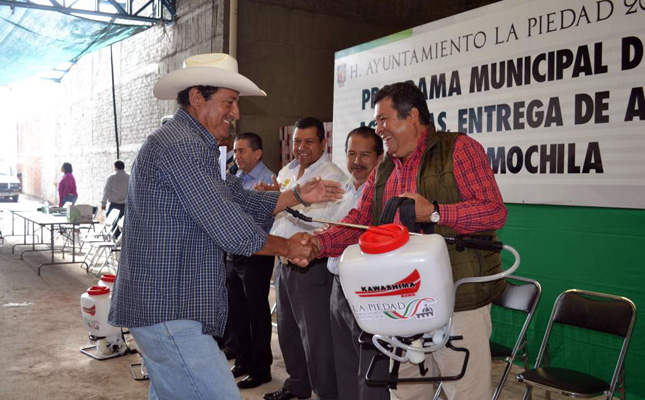 OTORGA MUNICIPIO SUBSIDIO A 300 ASPERSORAS MANUALES EN LA PIEDAD