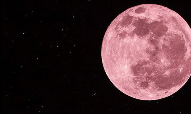 Mitos en torno a la Luna Rosa, evento astronómico 