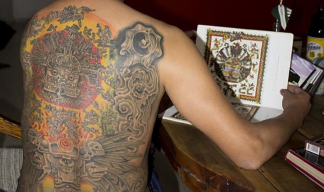 La búsqueda de un estilo de tatuaje mexicano