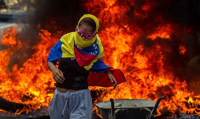 Venezuela se desangra mientras Maduro se amarra en el poder: Estudiantes, Académicos, Iglesia