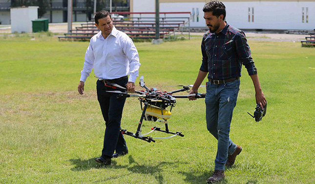 UdeG crea drones para fertilizar cultivos y fumigar