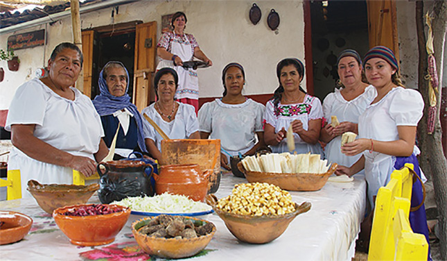 Mujeres del maíz, grupo de cocineras que transmiten su esencia culinaria