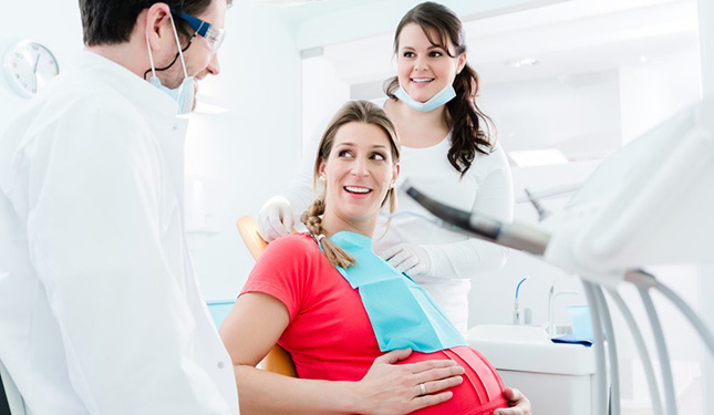 Consulta dental es necesaria para mujeres que desean embarazarse