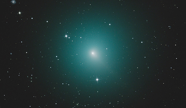 NASA muestra fotografías del cometa más brillante de 2018
