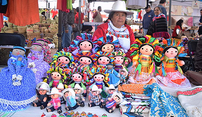 Muñecas indígenas de Amealco, opción de juguete y aprendizaje cultural