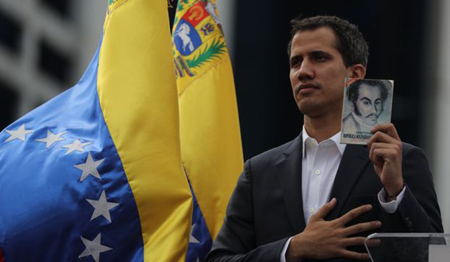 Juan Guaidó, se declara presidente interino de Venezuela; E.U. y varios países lo reconocen.
