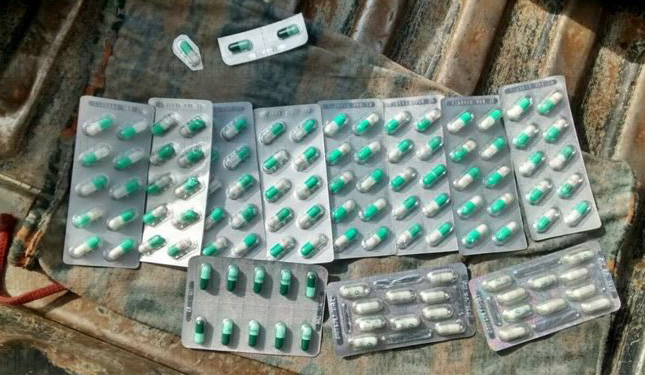 Aseguran más de mil 500 pastillas psicotrópicas, en carretara Atotonilco La Barca