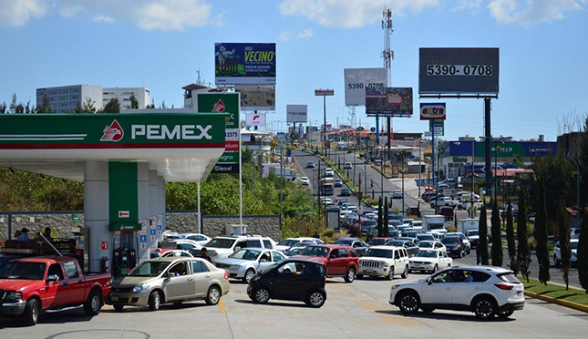 Establecen operativo en Morelia por retraso en distribución de gasolina