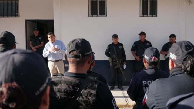 ENTREGAN PREMIOS Y ESTÍMULOS A POLICÍAS DE LA PIEDAD