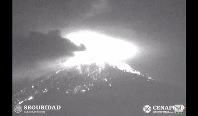 Arroja Popocatépetl material incandescente a más de 1,200 metros