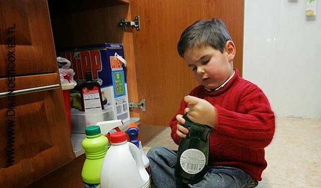 Profeco advierte los riesgos de que niños ingieran jabón líquido
