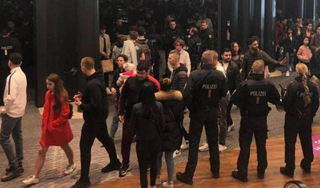 Un “flash mob” en Alemania acaba en gresca con policías