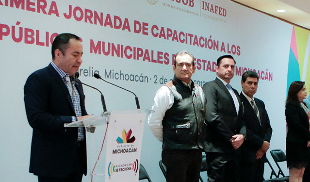 Necesario mejorar la capacitación de autoridades municipales: Hugo Anaya