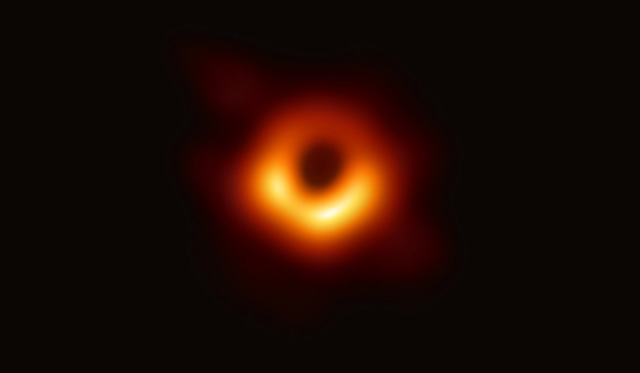 Sensación astronómica: Primera imagen de un agujero negro