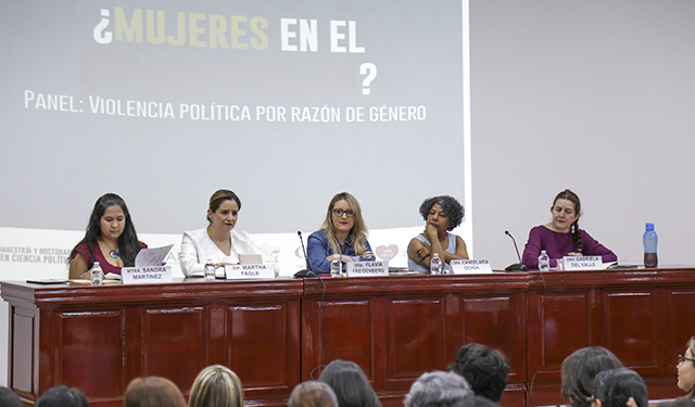 Persisten en México obstáculos para que las mujeres participen en el ámbito político
