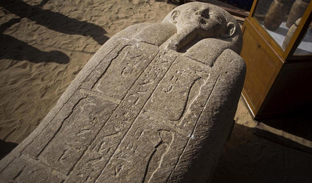 Arqueólogos localizan milenaria necrópolis en Egipto Central