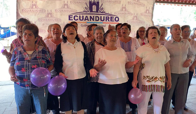 Talleristas en el Primer Encuentro Municipal del Adulto Mayor Ecuandureo