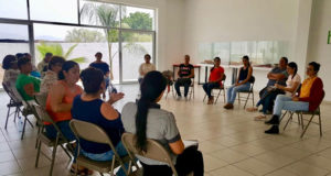 Mujeres reciben capacitación empresarial en Ecuandureo