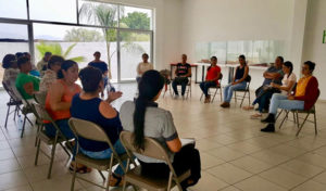 Mujeres reciben capacitación empresarial en Ecuandureo