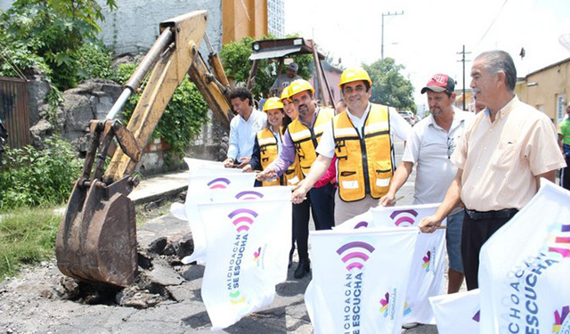 Inicia SCOP 2da etapa de la pavimentación de la calle Unión en Ixtlán