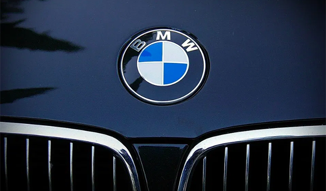BMW ofrecerá doce modelos totalmente eléctricos en los próximos años