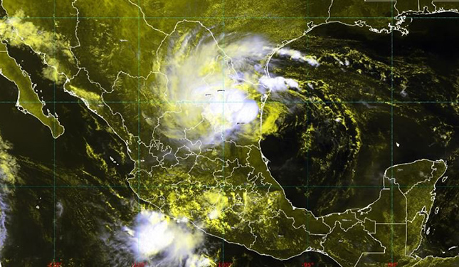 Tormenta tropical Fernand toca tierra en Tamaulipas