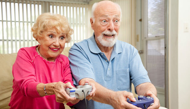 Videojuegos ayudan a tratar padecimientos en adultos mayores
