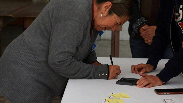 96 abuelitos de Ecuandureo obtienen credencial INAPAM