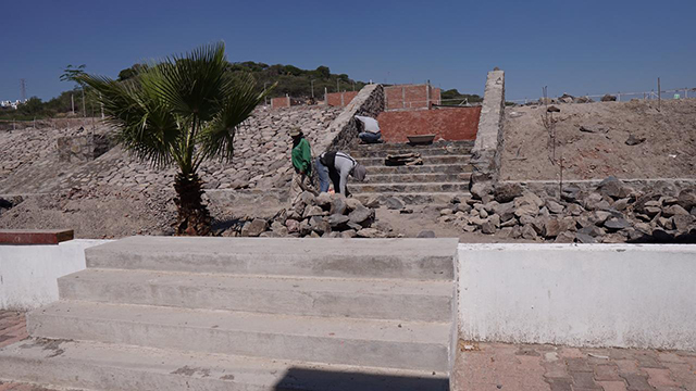 Construyen muro de contención en Secundaria #140 de La Piedad