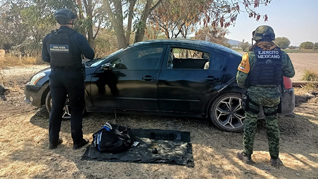 Aseguran granada dentro de vehículo en Tanhuato