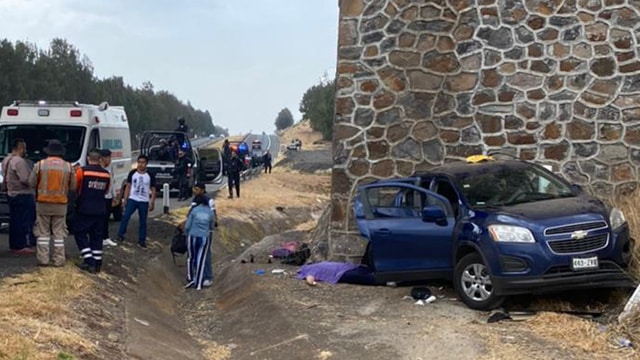 Volcadura en autopista cerca de Churintzio deja 1 muerto