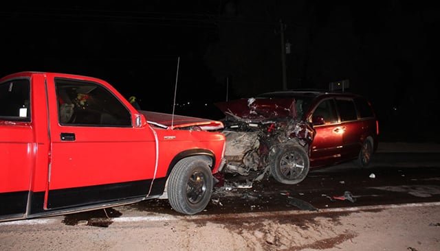 3 heridos tras choque de 2 camionetas y 1 moto en Pénjamo