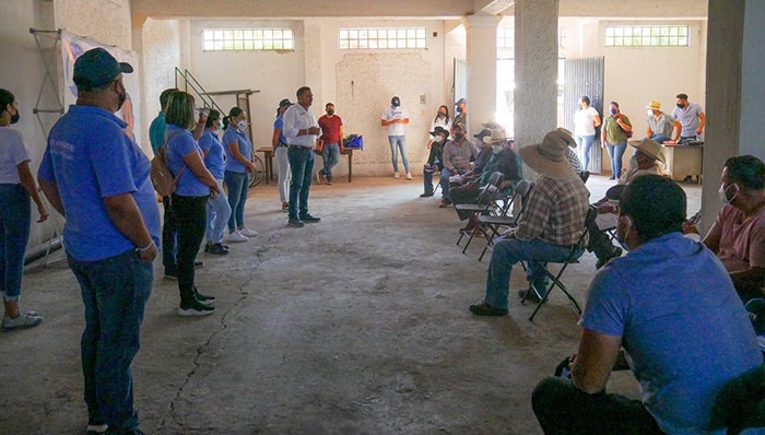 Mejorar el uso del agua en el campo en Ecuandureo y el Distrito, propone Hugo Anaya