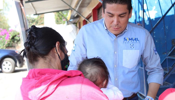 Samuel Hidalgo ofrece llevar atención médica a través de unidad móvil