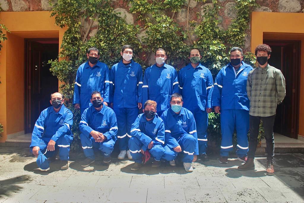Gobierno de Ecuandureo dota de uniformes a empleados de limpia