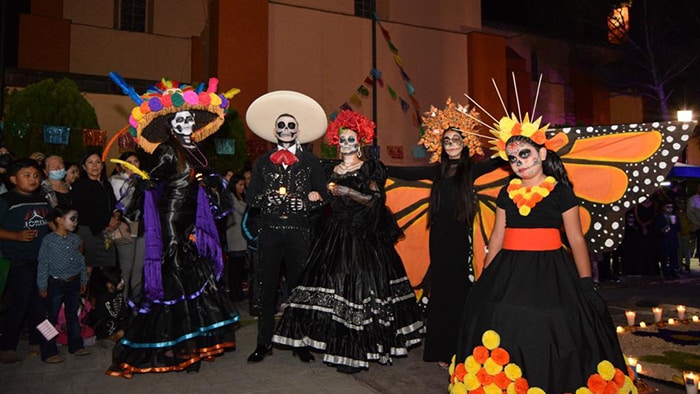 Actividades culturales mantienen vivo el Día de Muertos en Ecuandureo