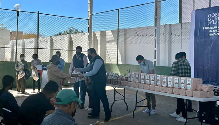 Llevan programa de apoyo alimentario a colonias México, Juárez y San Rafael