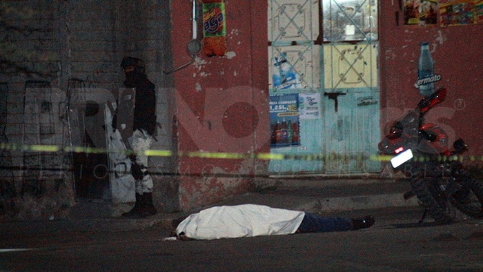 Atentado en Pénjamo termina con 1 persona y un policía asesinados