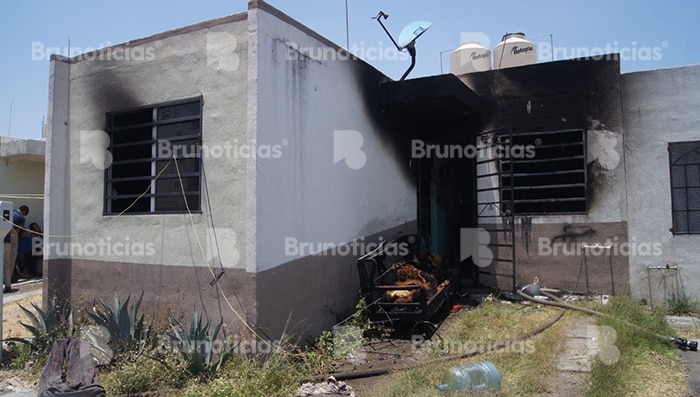 1 persona intoxicada tras incendio en Villas de la Loma, La Piedad