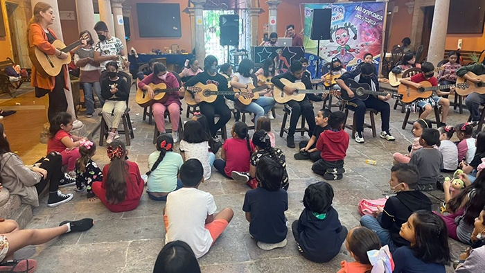 Niñas y niños viven verano artístico en la Escuela de Artes de La Piedad