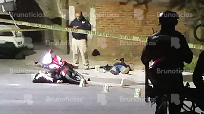 En la calle La Paz de Pénjamo pareja es víctima de homicidio