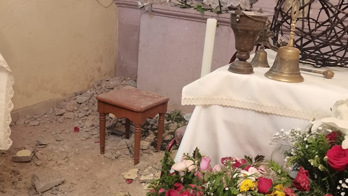 Explota pirotecnia en templo de Los Ayala, La Piedad; hay daños estructurales