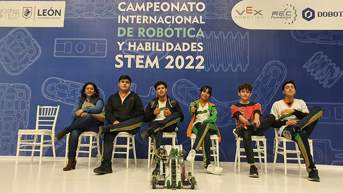 CECYTEM Penjamillo obtiene medalla de plata en concurso de robótica internacional