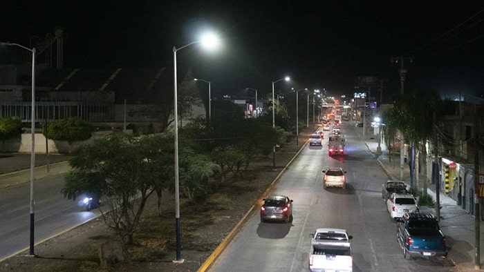 Reportan municipio y estado que ya funciona parte del alumbrado en el boulevard de La Piedad
