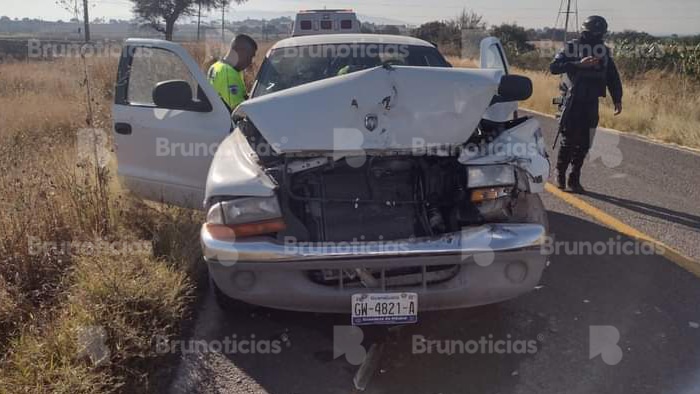 3 lesionados por carambola en carretera estatal Pénjamo – Tacubaya.