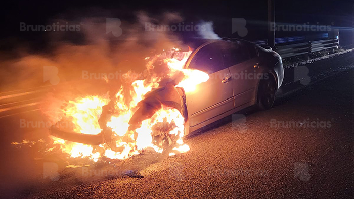 Noche de incendios en La Piedad; arden 1 recicladora y 1 auto