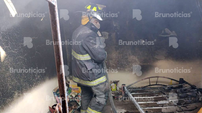Otro incendio en Pénjamo; ahora fue 1 casa en Corral de Piedra