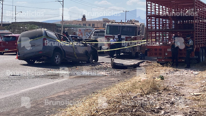 Choque de SUV contra camión jaula deja 1 muerto en carretera La Piedad – Pénjamo